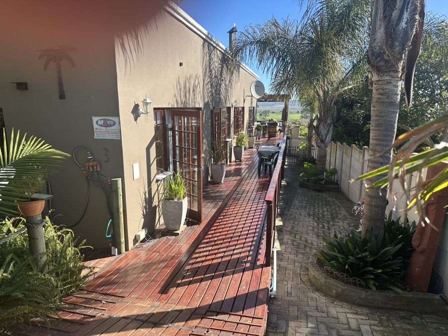 4 Bedroom Property for Sale in Fraaiuitsig Western Cape